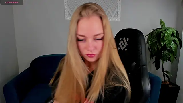 Barbie Lis online show from 19, 3, 2025