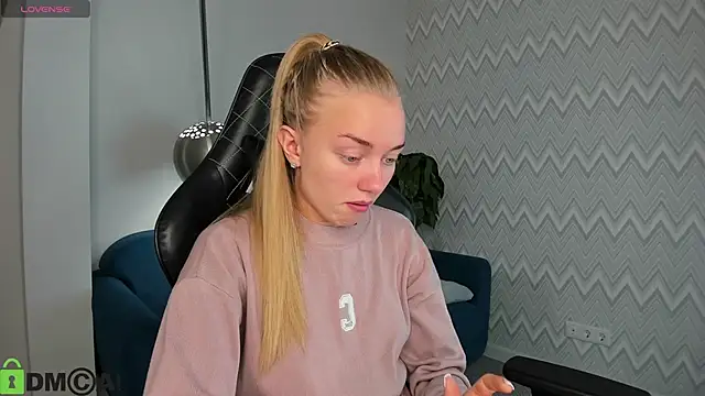 Barbie Lis online show from 11, 9, 2025