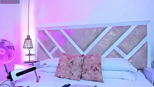 ZiaCalifa online show from 21, 2, 2026