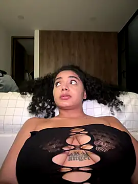 Snapshot of Mariecurl chatting on 6, 12, 2024 Mariecurl online show from 6, 12, 2024