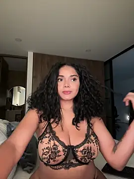 Snapshot of Mariecurl chatting on 5, 2, 2025 Mariecurl online show from 5, 2, 2025