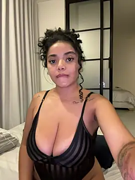 Snapshot of Mariecurl chatting on 16, 2, 2025 Mariecurl online show from 16, 2, 2025