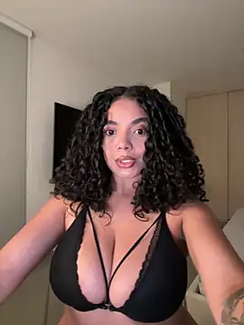 Snapshot of Mariecurl chatting on 21, 11, 2025 Mariecurl online show from 21, 11, 2025