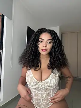 Mariecurl online show from 5, 4, 2026