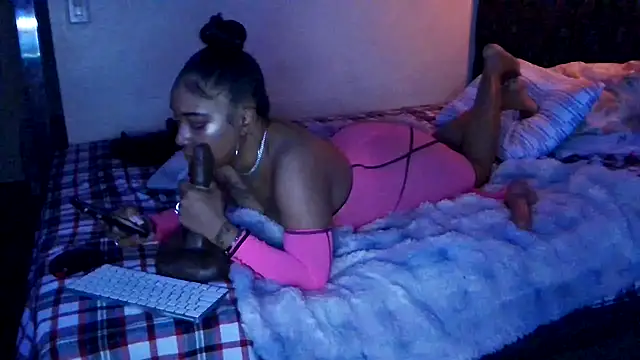 Snapshot of YasmineMinaj chatting on 9, 3, 2025 YasmineMinaj online show from 9, 3, 2025