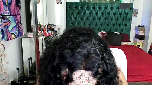 Snapshot of YasmineMinaj chatting on 18, 9, 2025 YasmineMinaj online show from 18, 9, 2025