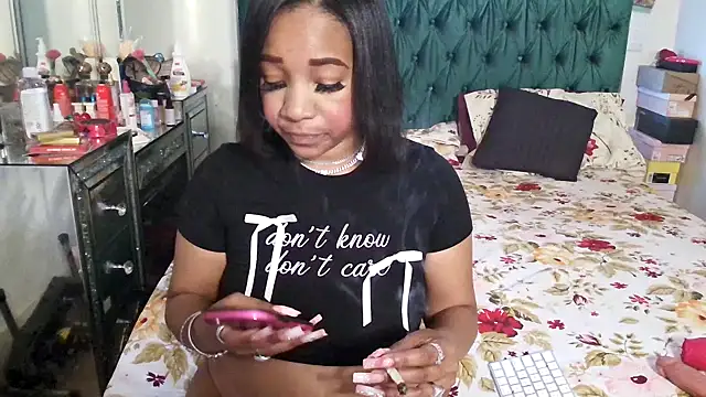 Snapshot of YasmineMinaj chatting on 21, 9, 2025 YasmineMinaj online show from 21, 9, 2025