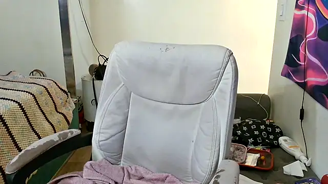 Snapshot of YasmineMinaj chatting on 14, 12, 2025 YasmineMinaj online show from 14, 12, 2025