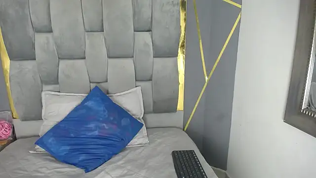 SalommeeT online show from 7, 2, 2025