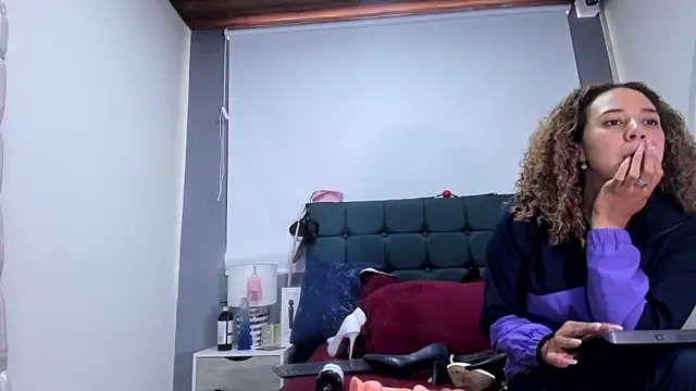 charlott lens online show from 22, 9, 2025