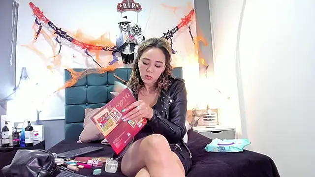 charlott lens online show from 25, 10, 2025