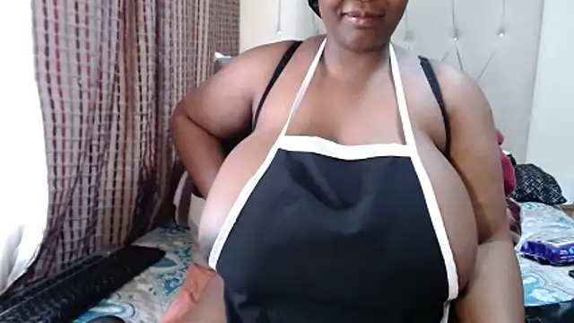 Snapshot of CHOCOLATEDARKBUSTYX chatting on 21, 10, 2025 CHOCOLATEDARKBUSTYX online show from 21, 10, 2025
