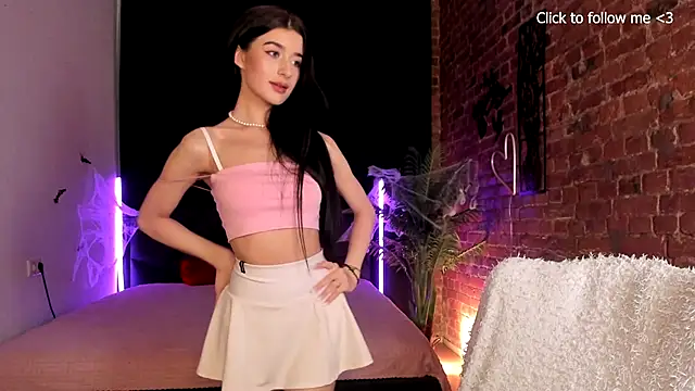 LauraCoy online show from 27, 10, 2025