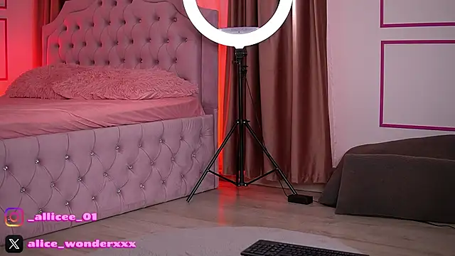 Abbela White online show from 13, 11, 2025