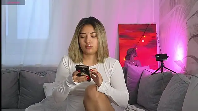 lily  foster online show from 14, 1, 2025