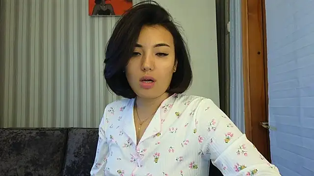 lily  foster online show from 29, 9, 2025