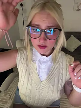 Megan lu2 online show from 10, 4, 2026