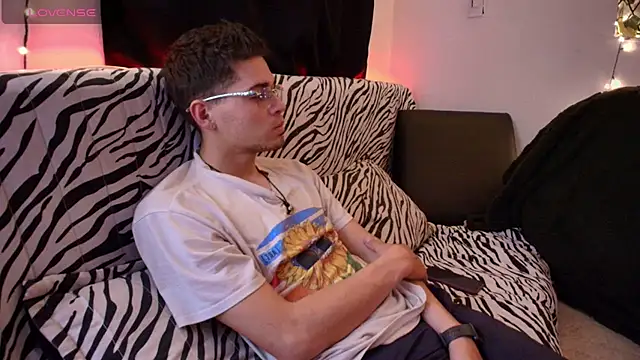 kisstarxxx online show from 15, 2, 2026