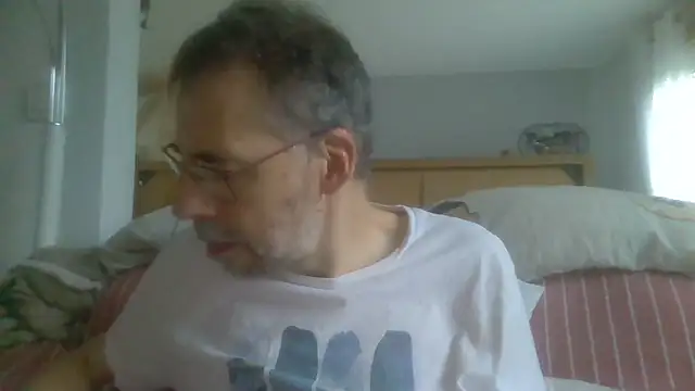 ptitcanard60600 online show from 15, 9, 2025