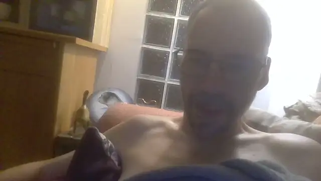 ptitcanard60600 online show from 18, 9, 2025