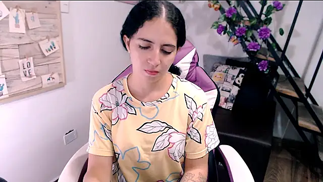 samantha baby  online show from 18, 4, 2026