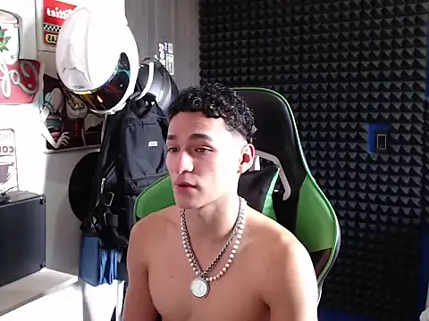 Curly Angel24 online show from 4, 10, 2025