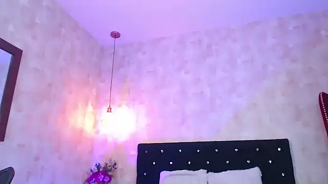 Snapshot of IsabelaLatina chatting on 25, 6, 2026 IsabelaLatina online show from 25, 6, 2026