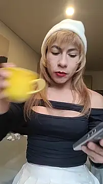 Snapshot of Evehampy chatting on 11, 10, 2025 Evehampy online show from 11, 10, 2025