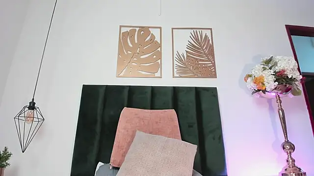 NoraDasilva online show from 4, 2, 2025