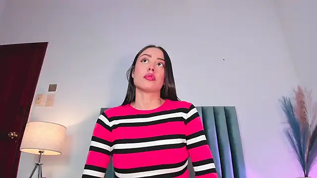 NoraDasilva online show from 22, 2, 2025