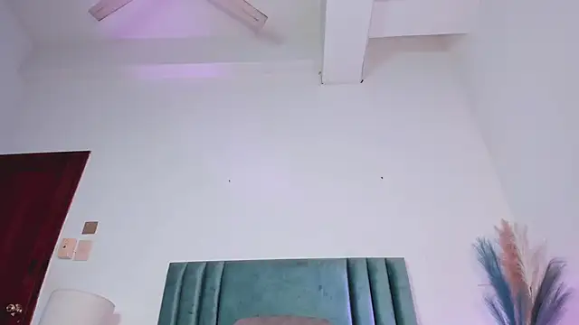 NoraDasilva online show from 22, 2, 2025