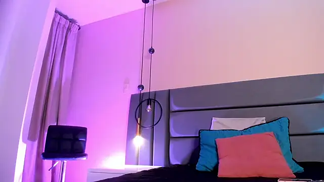 NoraDasilva online show from 4, 3, 2025