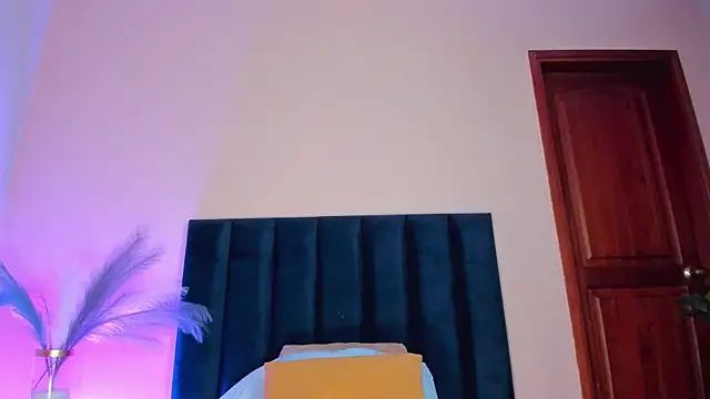 NoraDasilva online show from 31, 10, 2025