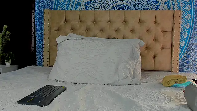 KeryHillson online show from 28, 12, 2024