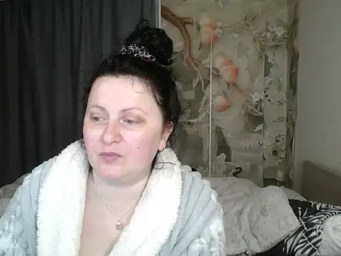 Snapshot of Lillian2 chatting on 9, 6, 2026 Lillian2 online show from 9, 6, 2026