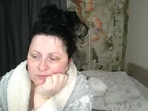 Snapshot of Lillian2 chatting on 11, 6, 2026 Lillian2 online show from 11, 6, 2026