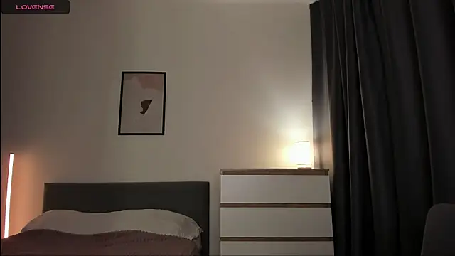 Alice Dias online show from 28, 11, 2025