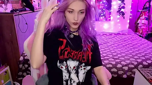 Snapshot of Violet_Noir chatting on 28, 1, 2025 Violet Noir online show from 28, 1, 2025