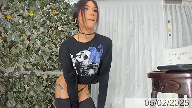 BunnyHotsx online show from 5, 2, 2025