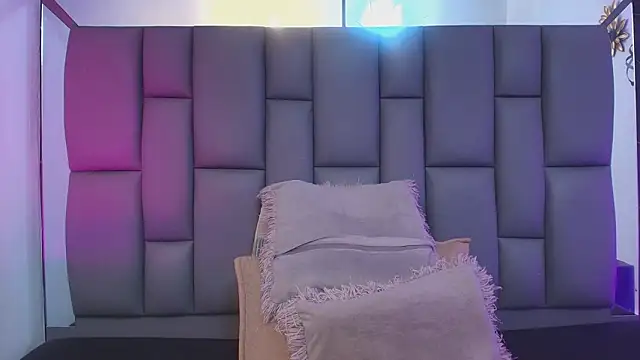  MiaBrown  online show from 9, 2, 2026