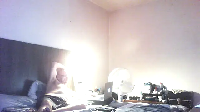 Snapshot of dazuk4513 chatting on 18, 7, 2026 dazuk4513 online show from 18, 7, 2026