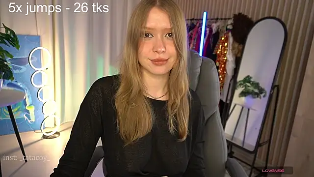 Snapshot of TataCoy chatting on 13, 3, 2025 TataCoy online show from 13, 3, 2025