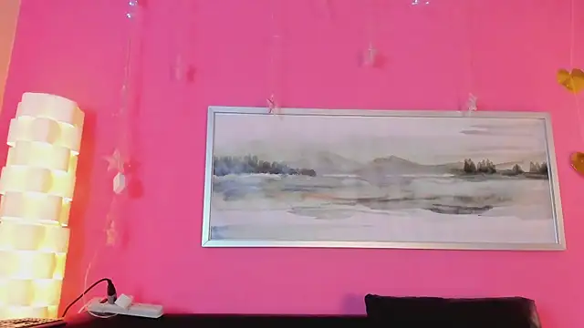 Tiffanysurez  online show from 12, 9, 2025