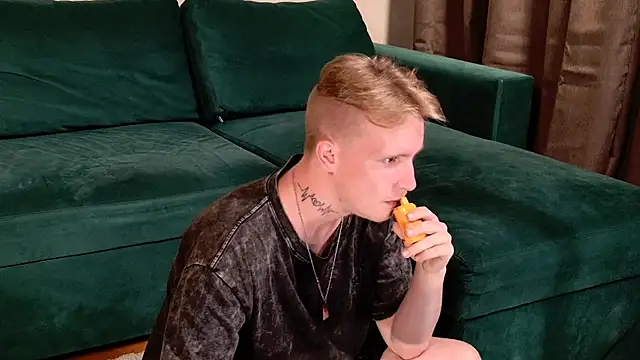Snapshot of AlexxSweet chatting on 12, 6, 2026 AlexxSweet online show from 12, 6, 2026