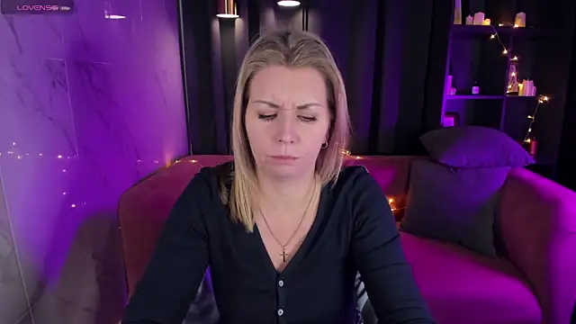 Annie Light online show from 12, 1, 2025