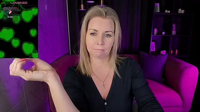 Annie Light online show from 30, 1, 2025