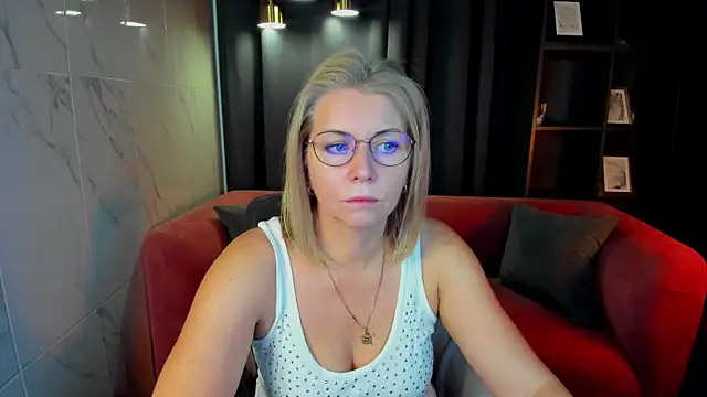 Annie Light online show from 25, 9, 2025