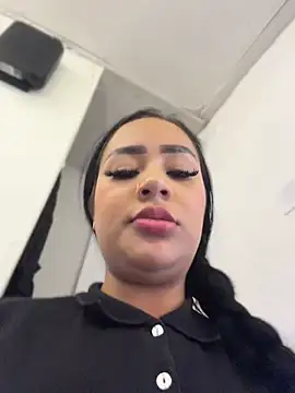 Snapshot of Luisa_Fernandaa chatting on 22, 7, 2026 Luisa Fernandaa online show from 22, 7, 2026