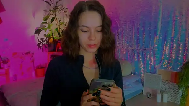 poli   online show from 1, 1, 2025