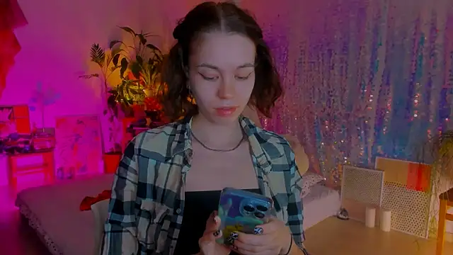 poli   online show from 4, 3, 2025